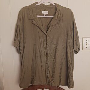1x Isaac Mizrahi Linen blend blouse